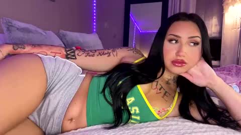 Snapshot of flexyroxxxy chatting on 01.20.25 Roxy online show from 01.20.25