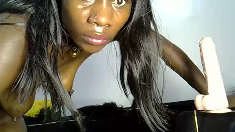 Snapshot of flirtytrouble chatting on 03.08.26 FlirtyTrouble online show from 03.08.26