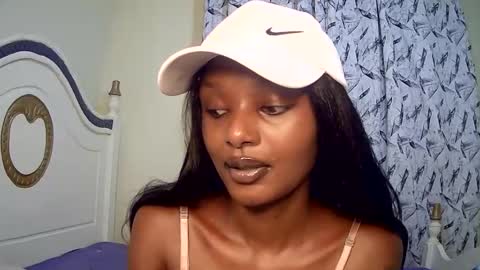 Snapshot of flirtyy_sheery chatting on 03.04.25 sheery online show from 03.04.25