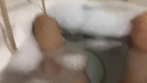 Snapshot of floater_24 chatting on 09.30.25 floater_24 online show from 09.30.25