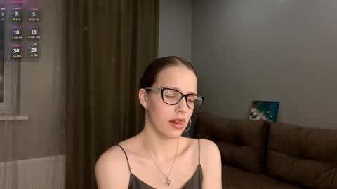 Anna online show from 09.22.25