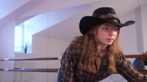 Snapshot of floret_joy chatting on 09.21.25 ALICE online show from 09.21.25