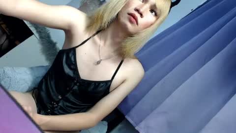 Snapshot of florxx_ts chatting on 07.25.26 florxx_ts online show from 07.25.26