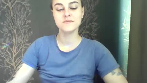 Snapshot of flower_bluee chatting on 05.29.26 Ambika 3 online show from 05.29.26
