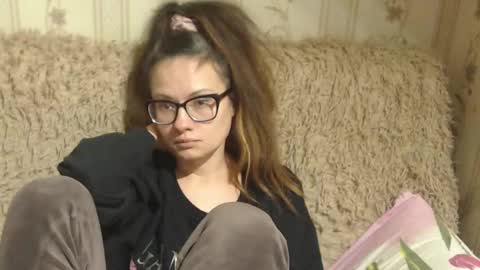 Snapshot of flowercandydoll13 chatting on 12.08.24 say meow and send tip online show from 12.08.24