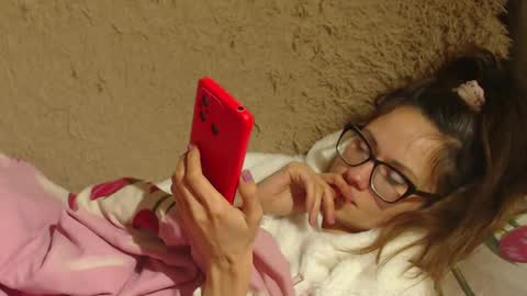 Snapshot of flowercandydoll13 chatting on 12.16.24 say meow and send tip online show from 12.16.24