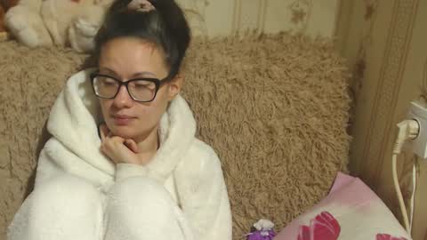 Snapshot of flowercandydoll13 chatting on 12.25.24 say meow and send tip online show from 12.25.24