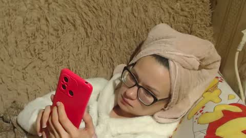 Snapshot of flowercandydoll13 chatting on 01.20.25 say meow and send tip online show from 01.20.25