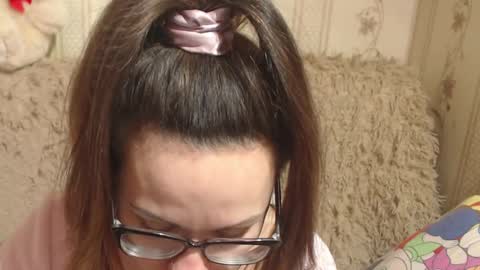 Snapshot of flowercandydoll13 chatting on 02.21.25 say meow and send tip online show from 02.21.25