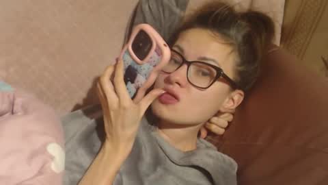 say meow and send tip  online show from 12.04.25