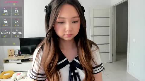 Snapshot of fluffy_rose chatting on 04.27.26 Rose online show from 04.27.26