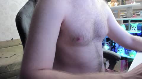 Snapshot of fluffycat_ chatting on 10.08.25 fluffycat online show from 10.08.25