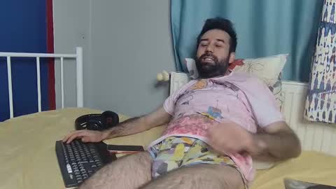 Snapshot of flydirty chatting on 09.27.25 FlyDirty online show from 09.27.25