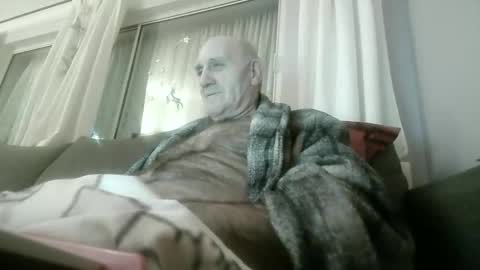 Snapshot of follador1001 chatting on 01.11.25 follador1001 online show from 01.11.25