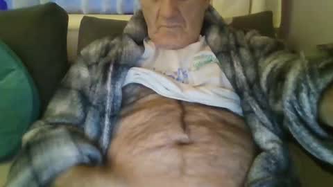 Snapshot of follador1001 chatting on 02.15.25 follador1001 online show from 02.15.25