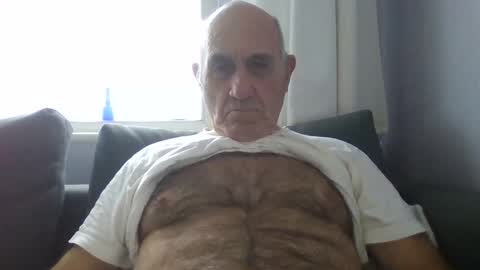 Snapshot of follador1001 chatting on 10.23.25 follador1001 online show from 10.23.25