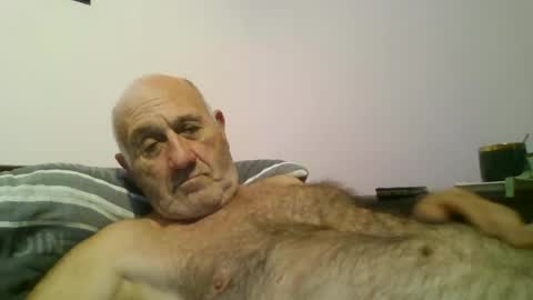 Snapshot of follador1001 chatting on 06.19.26 follador1001 online show from 06.19.26