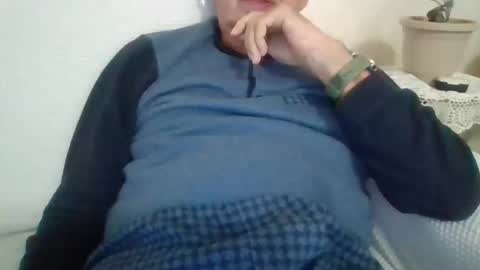 Snapshot of folletto1 chatting on 12.16.25 folletto1 online show from 12.16.25