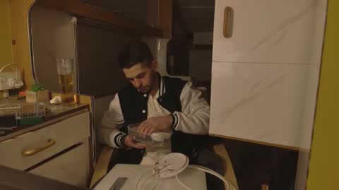 independent model online show from 02.21.26