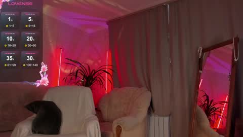 Snapshot of forest_lina chatting on 04.10.26 online show from 04.10.26