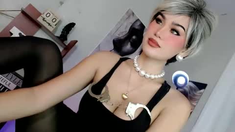 KHATRINA STACIE MARIE online show from 02.13.26