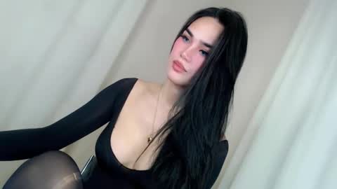 KHATRINA STACIE MARIE online show from 03.26.26