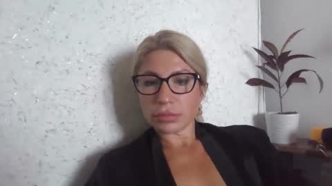 fox_red_lady7 online show from 09.11.25