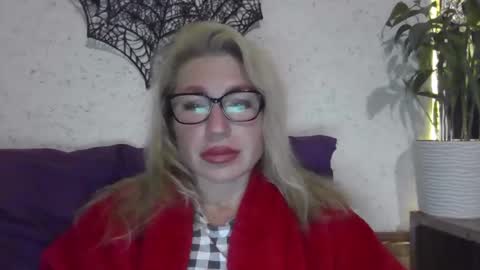 fox_red_lady7 online show from 11.04.25