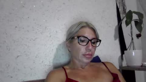 Snapshot of fox_red_lady7 chatting on 06.25.26 fox_red_lady7 online show from 06.25.26
