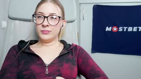 CUSTOM PHOTOS AND VIDEOS -  online show from 01.12.25