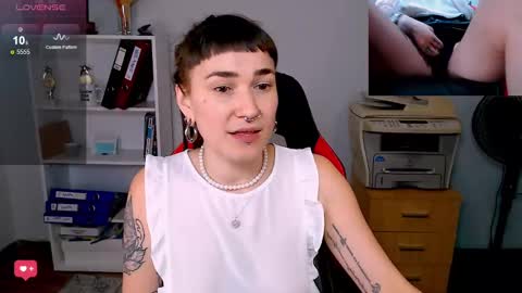 Snapshot of foxrinehelen chatting on 02.22.25 Helen - My streams are Monday - Friday at 8 AM NY time online show from 02.22.25