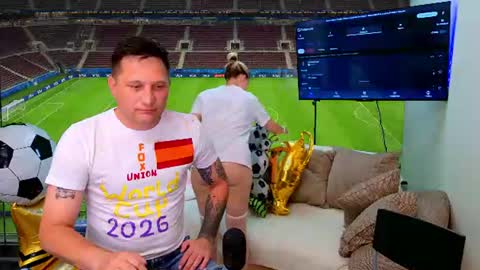 We are a couple Leo and Sofiayou are always welcome here online show from 06.22.26