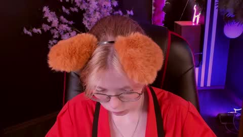 Snapshot of foxxxypolly chatting on 05.25.26 Polly online show from 05.25.26