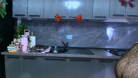 Snapshot of foxxyanna chatting on 11.30.25 Ana online show from 11.30.25