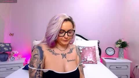 Snapshot of foxxyclarise chatting on 02.12.26 Clarise online show from 02.12.26