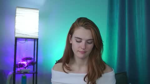 Snapshot of foxy_cute4you chatting on 02.21.26 Eva online show from 02.21.26