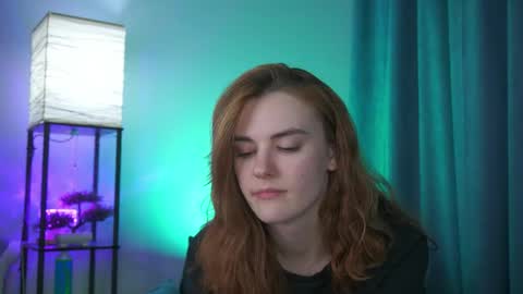 Snapshot of foxy_cute4you chatting on 03.17.26 Eva online show from 03.17.26