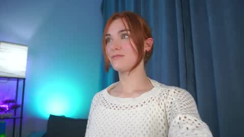 Snapshot of foxy_cute4you chatting on 04.24.26 Eva online show from 04.24.26