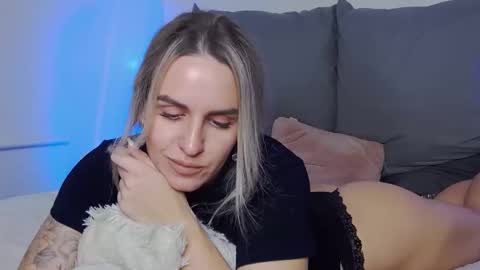 Foxy Kimmi online show from 11.26.25