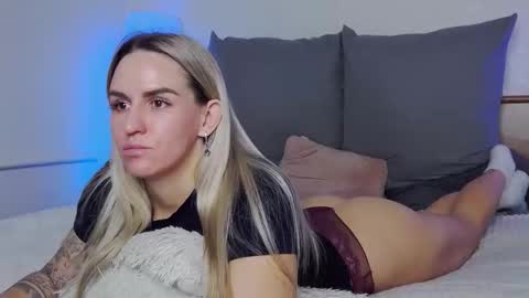 Foxy Kimmi online show from 11.30.25