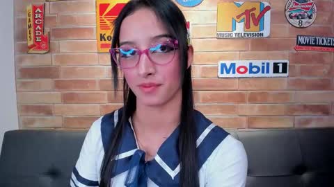 Loren online show from 11.11.25