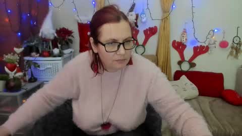 Snapshot of foxydesiree chatting on 12.31.24 foxydesiree online show from 12.31.24