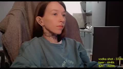 Snapshot of fran_bow chatting on 10.15.25 fran_bow online show from 10.15.25