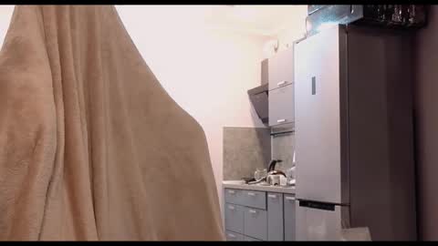 Snapshot of fran_bow chatting on 12.01.25 fran_bow online show from 12.01.25