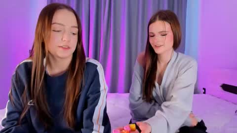 Snapshot of francessmason chatting on 02.03.26 Marybrown eye Katy gray eye online show from 02.03.26