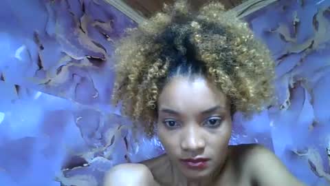Snapshot of francinoli chatting on 06.19.26 Francinoli online show from 06.19.26