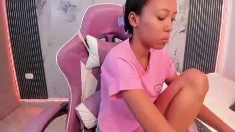 Laura online show from 06.19.26