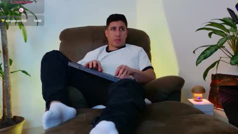 Snapshot of francodelacruz chatting on 10.13.25 Francum online show from 10.13.25