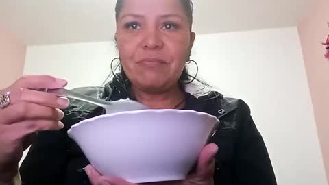 Snapshot of francy_froz chatting on 01.21.25 francy froz online show from 01.21.25