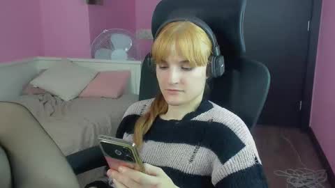 Snapshot of frankie_reese chatting on 11.09.25 Frankie online show from 11.09.25